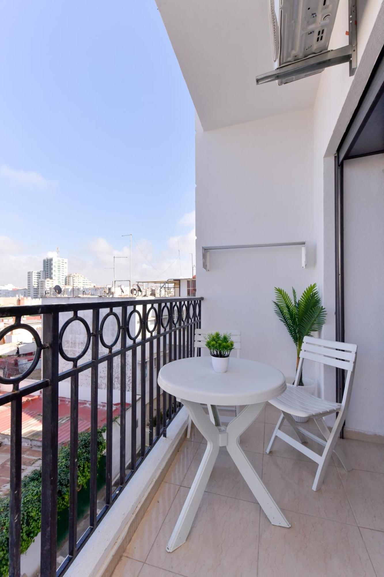 Appartement Charmant & Cozy - Centre Ville De ラバト エクステリア 写真