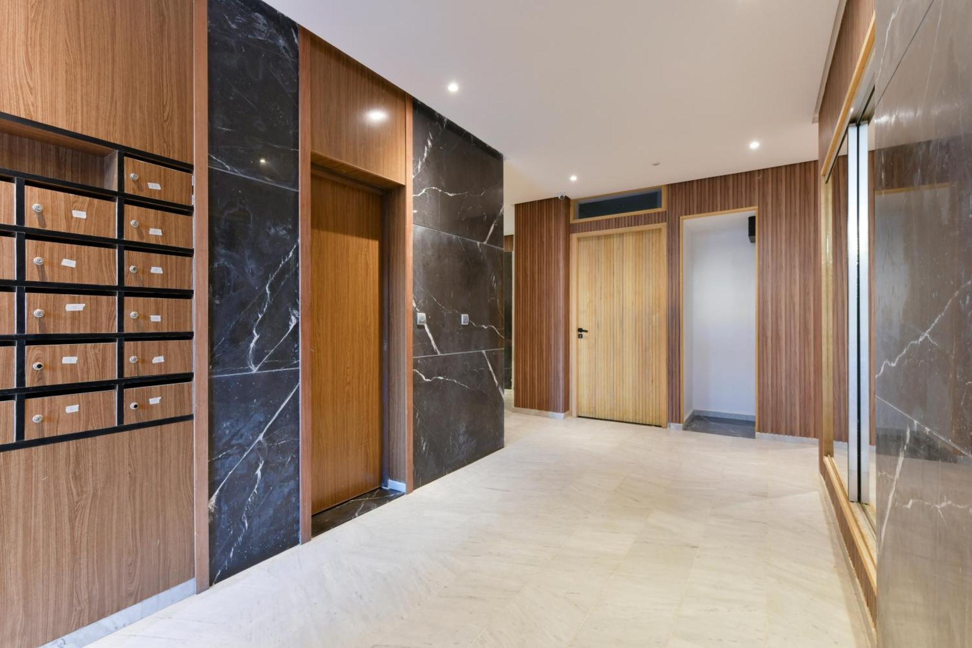 Appartement Charmant & Cozy - Centre Ville De ラバト エクステリア 写真