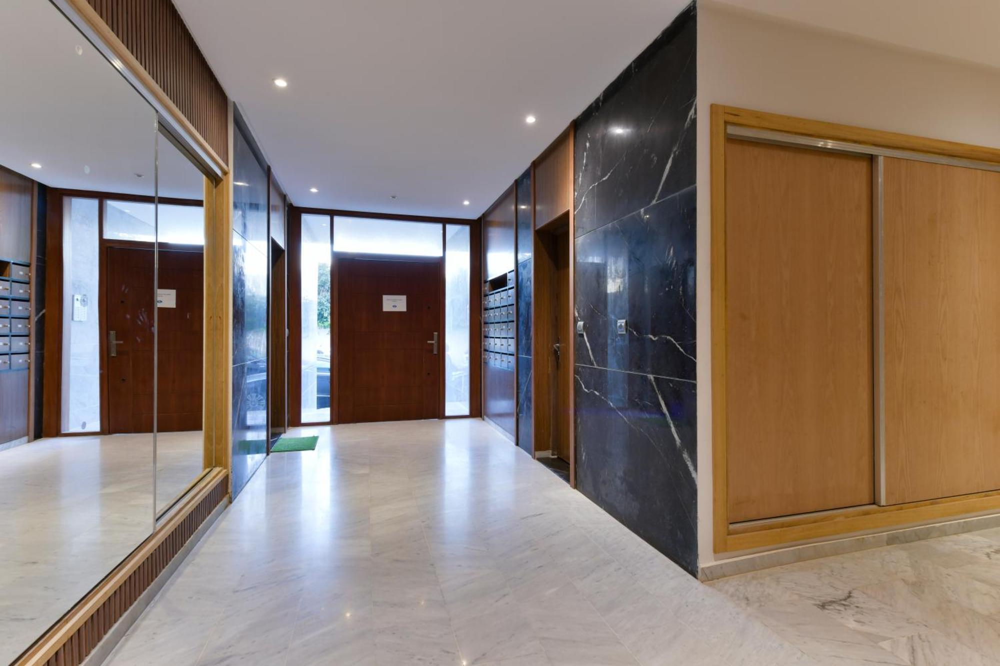 Appartement Charmant & Cozy - Centre Ville De ラバト エクステリア 写真