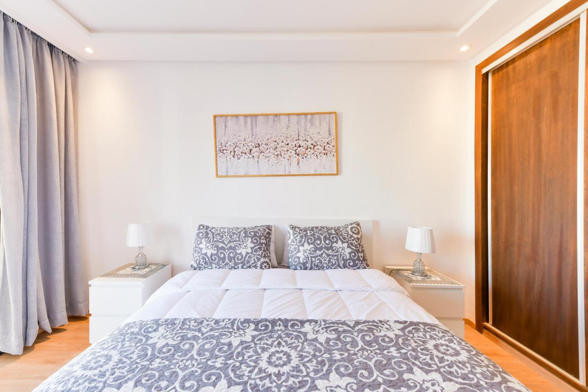 Appartement Charmant & Cozy - Centre Ville De ラバト エクステリア 写真