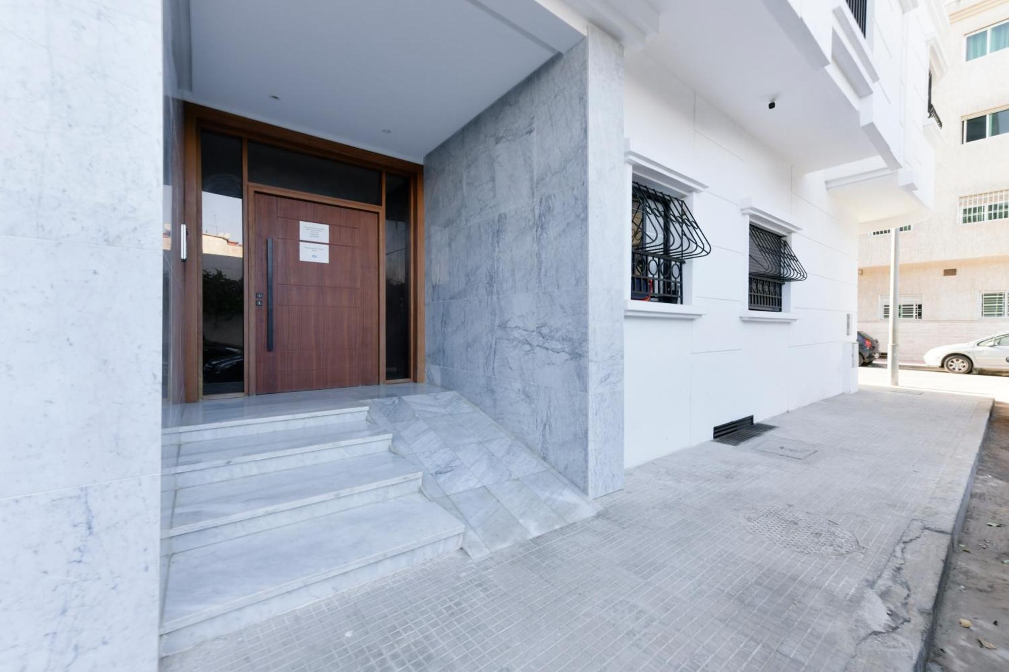 Appartement Charmant & Cozy - Centre Ville De ラバト エクステリア 写真